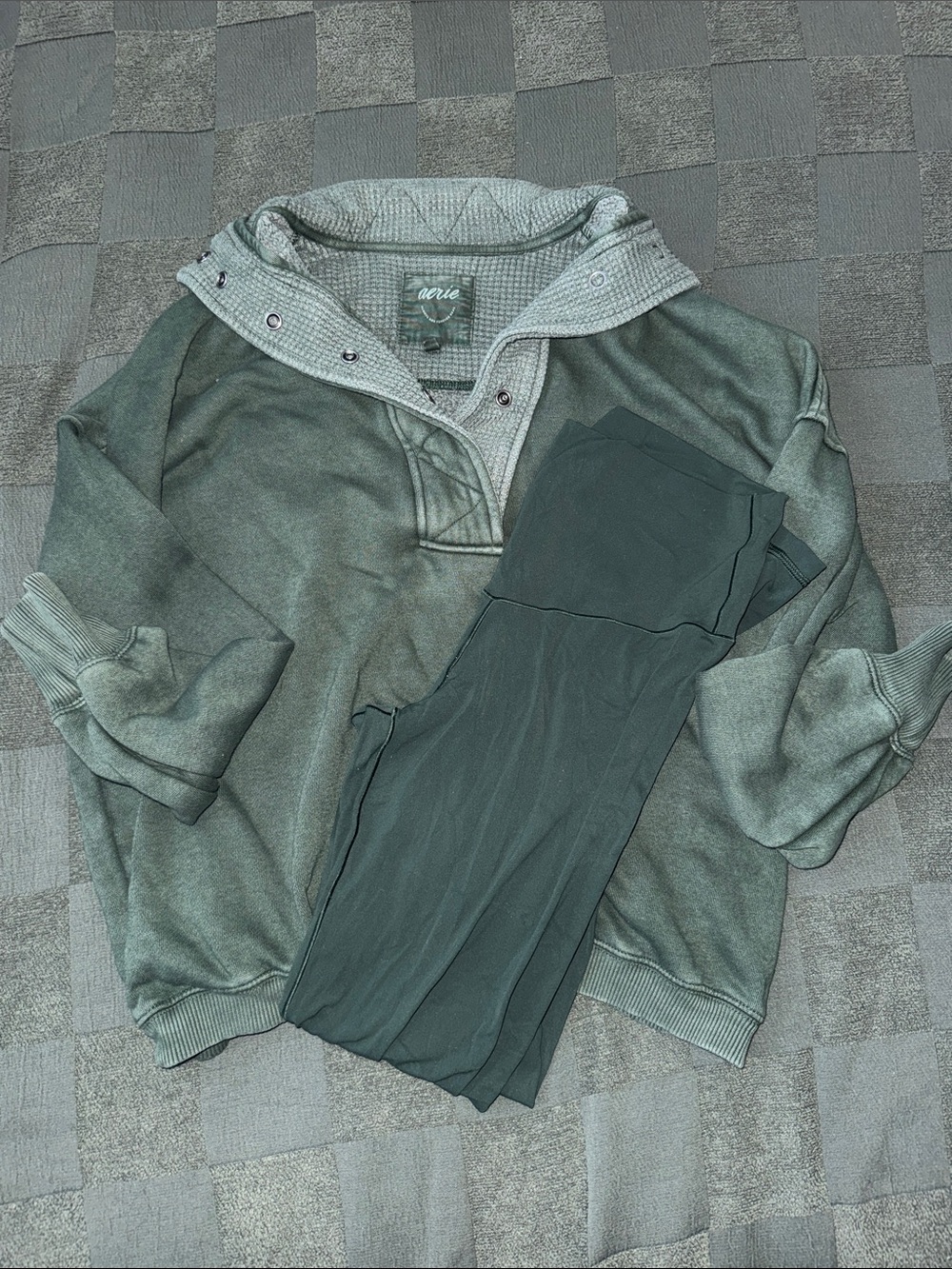 aerie women’s Olive Green Zip-Neck Hooded Sweater & leggings set